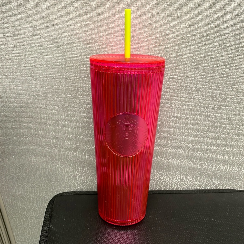 NWT Starbucks pleated magenta venti tumbler